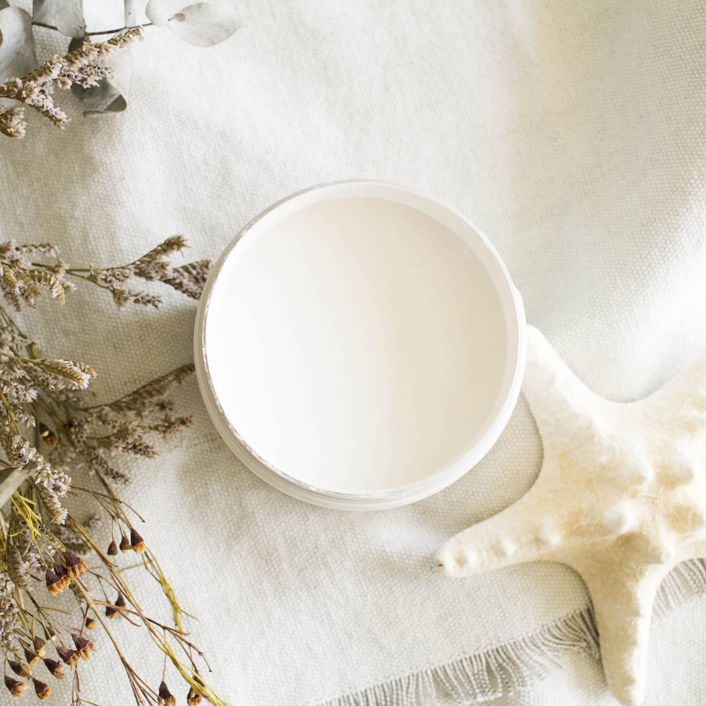 All-in-One Mineral Paint | Dixie Belle Silk | Salt Water | Off-White All-in-One Water Based Primer + Topcoat | Durable Furniture Paint | Low Reflective Finish