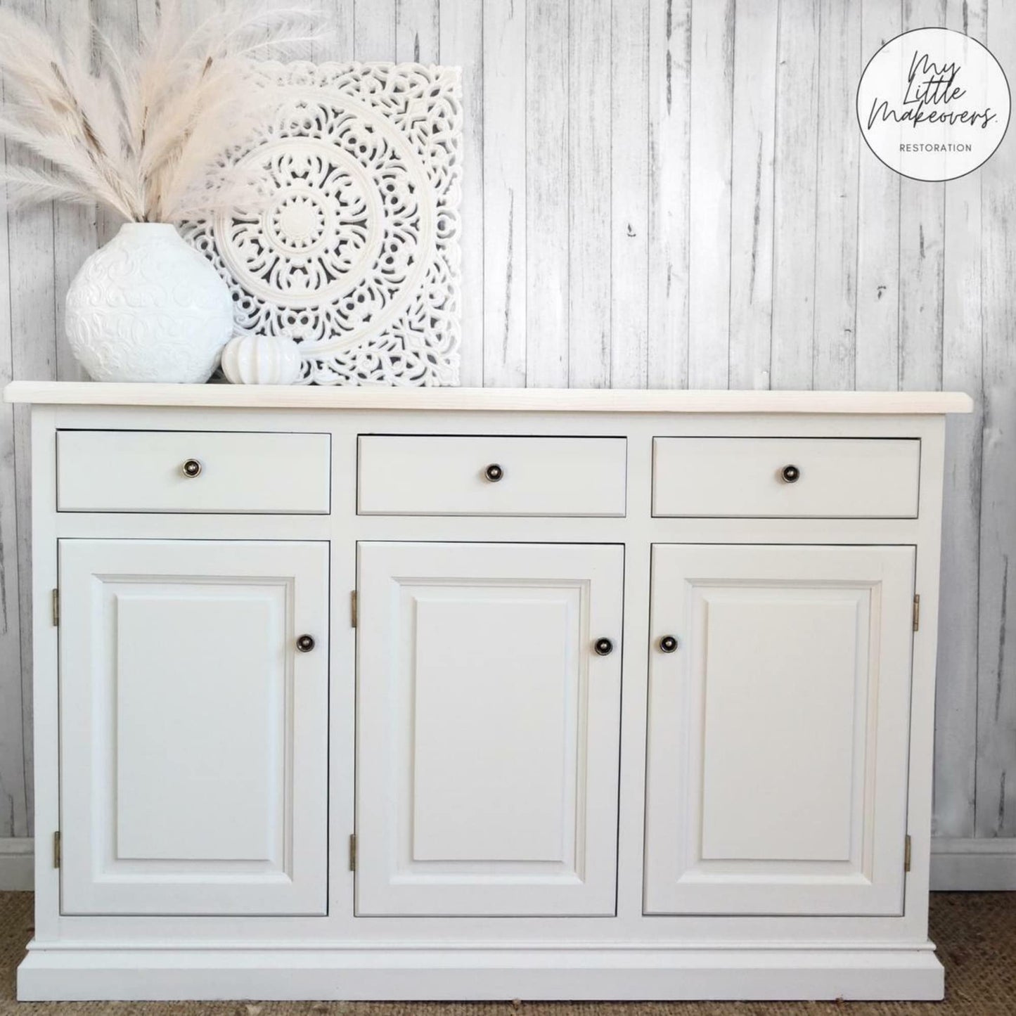 All-in-One Mineral Paint | Dixie Belle Silk | Salt Water | Off-White All-in-One Water Based Primer + Topcoat | Durable Furniture Paint | Low Reflective Finish